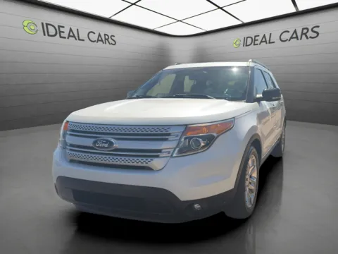 White 2013 Ford Explorer XLT for sale in Mesa, AZ