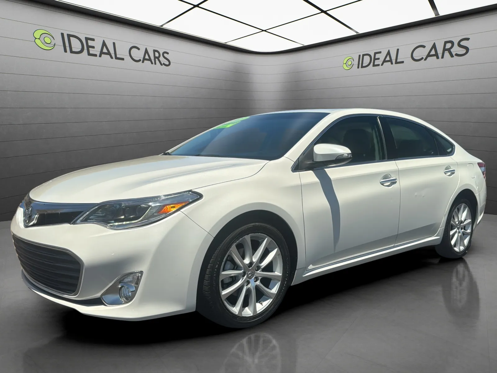 White 2013 Toyota Avalon Limited for sale in Mesa, AZ
