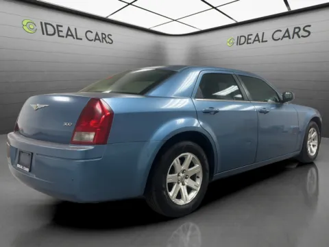 More photos of 2007 Chrysler 300 at Ideal Cars - Main Street, AZ