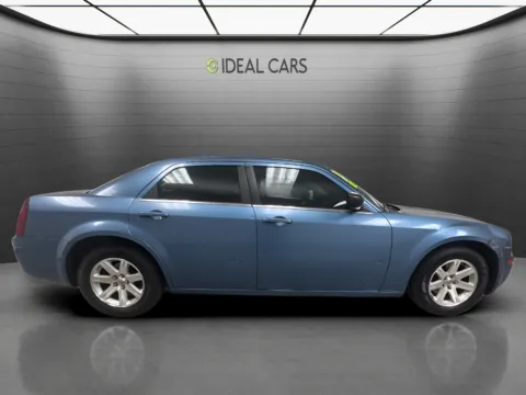 More photos of 2007 Chrysler 300 at Ideal Cars - Main Street, AZ