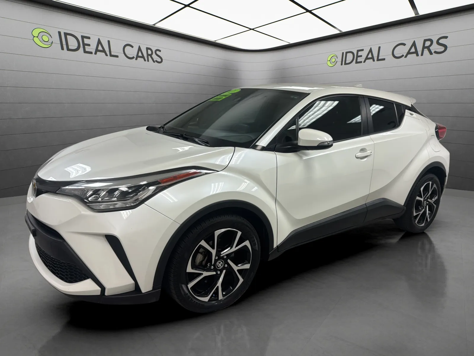 White 2021 Toyota C-HR XLE for sale in Mesa, AZ