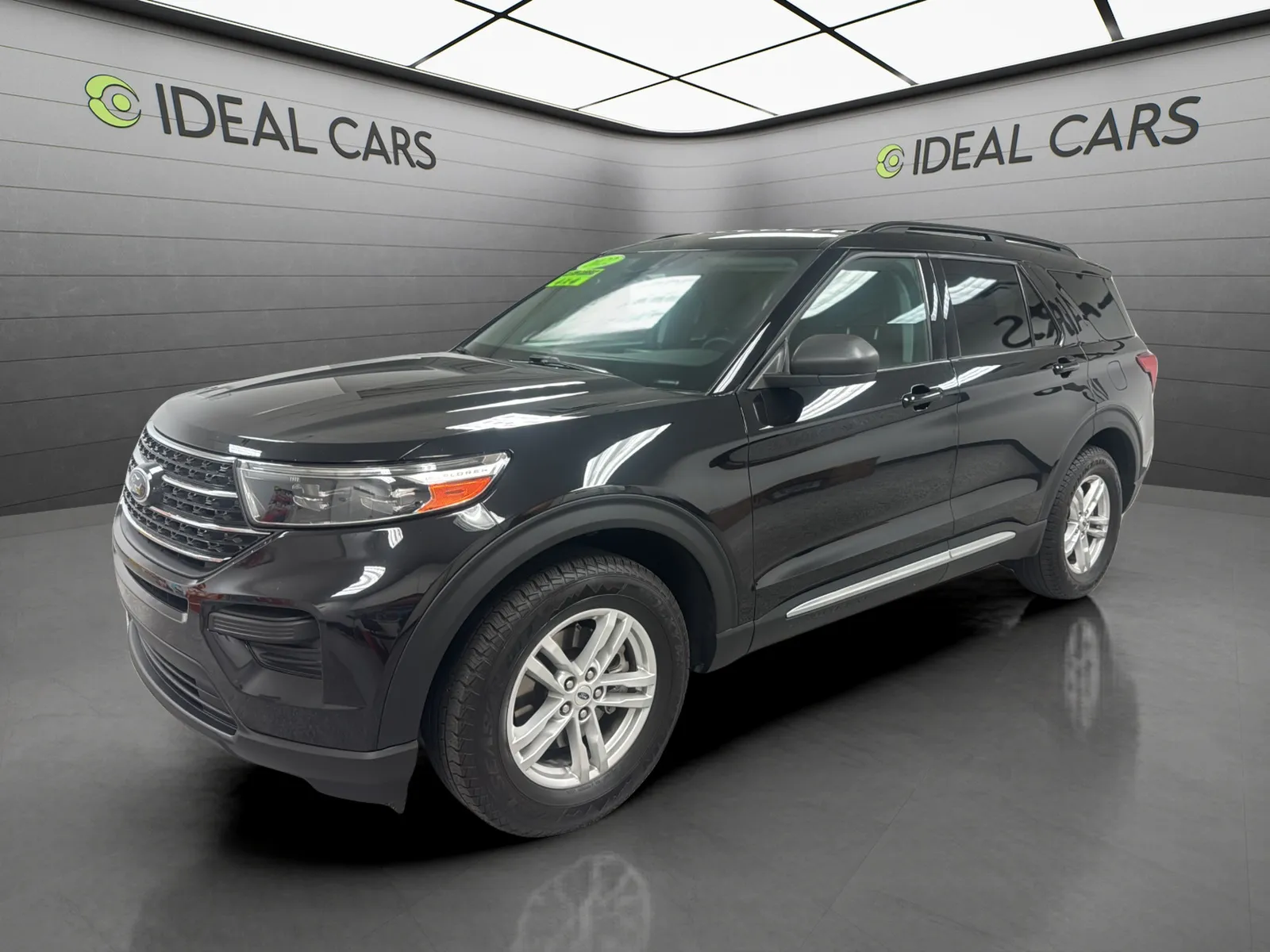 Black 2022 Ford Explorer XLT for sale in Mesa, AZ