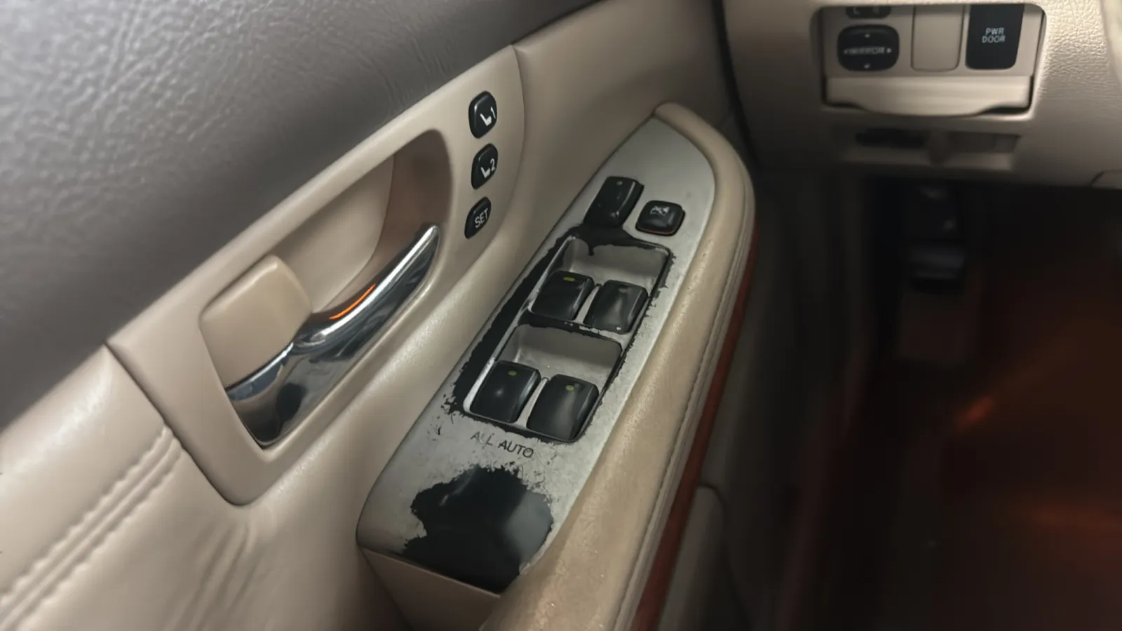 Lexus RX photo 16
