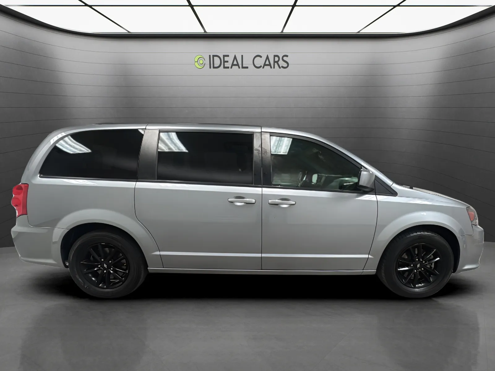 Dodge Grand Caravan photo 4