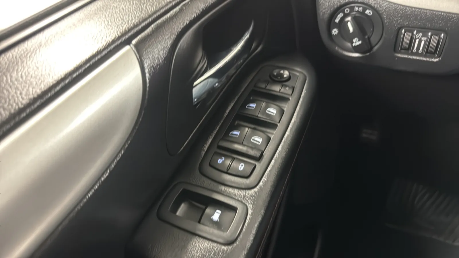 Dodge Grand Caravan photo 16