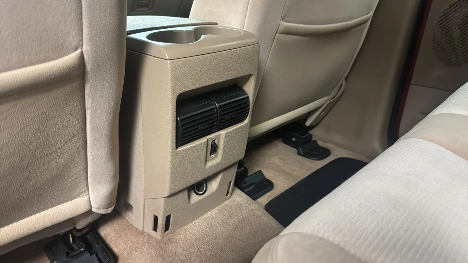 Ford Explorer photo 26