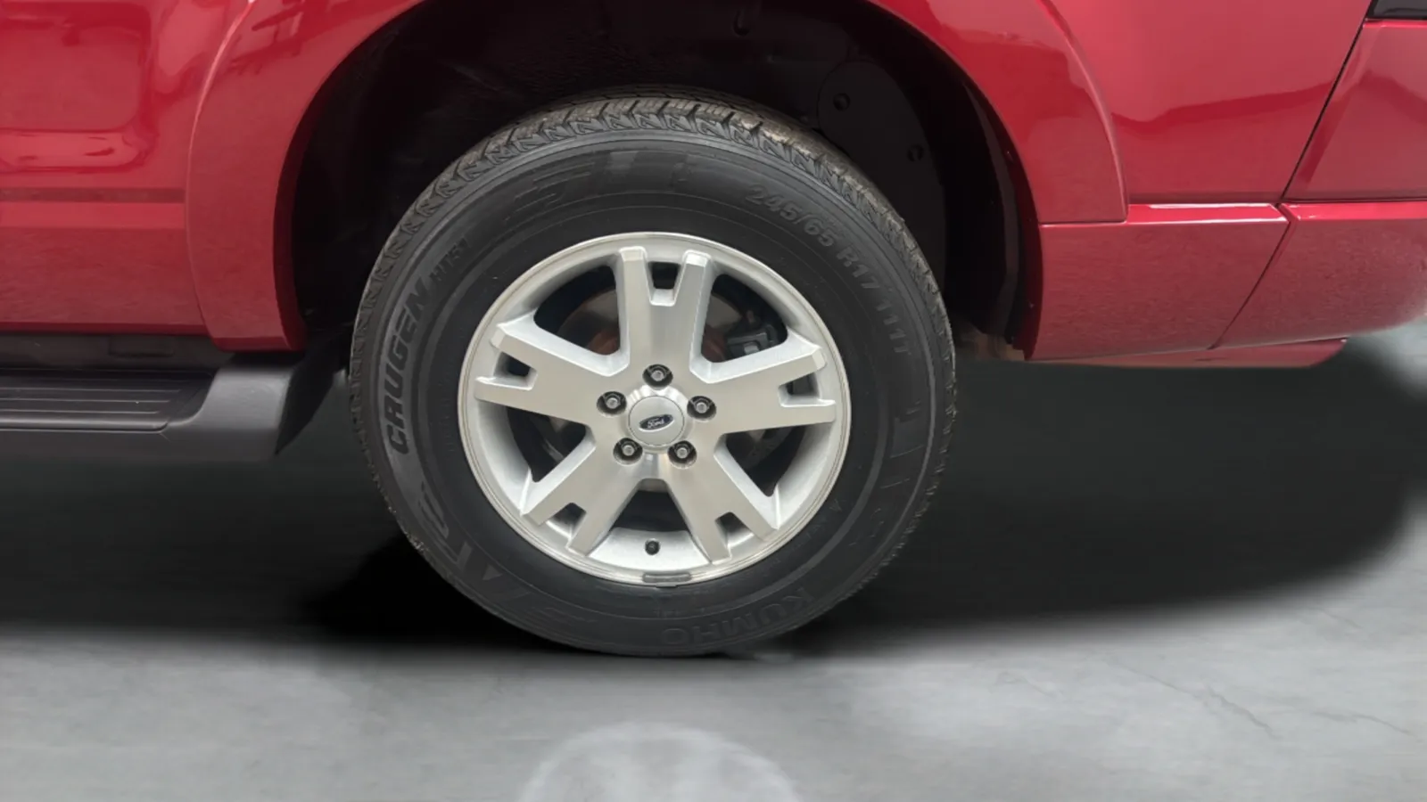 Ford Explorer photo 34