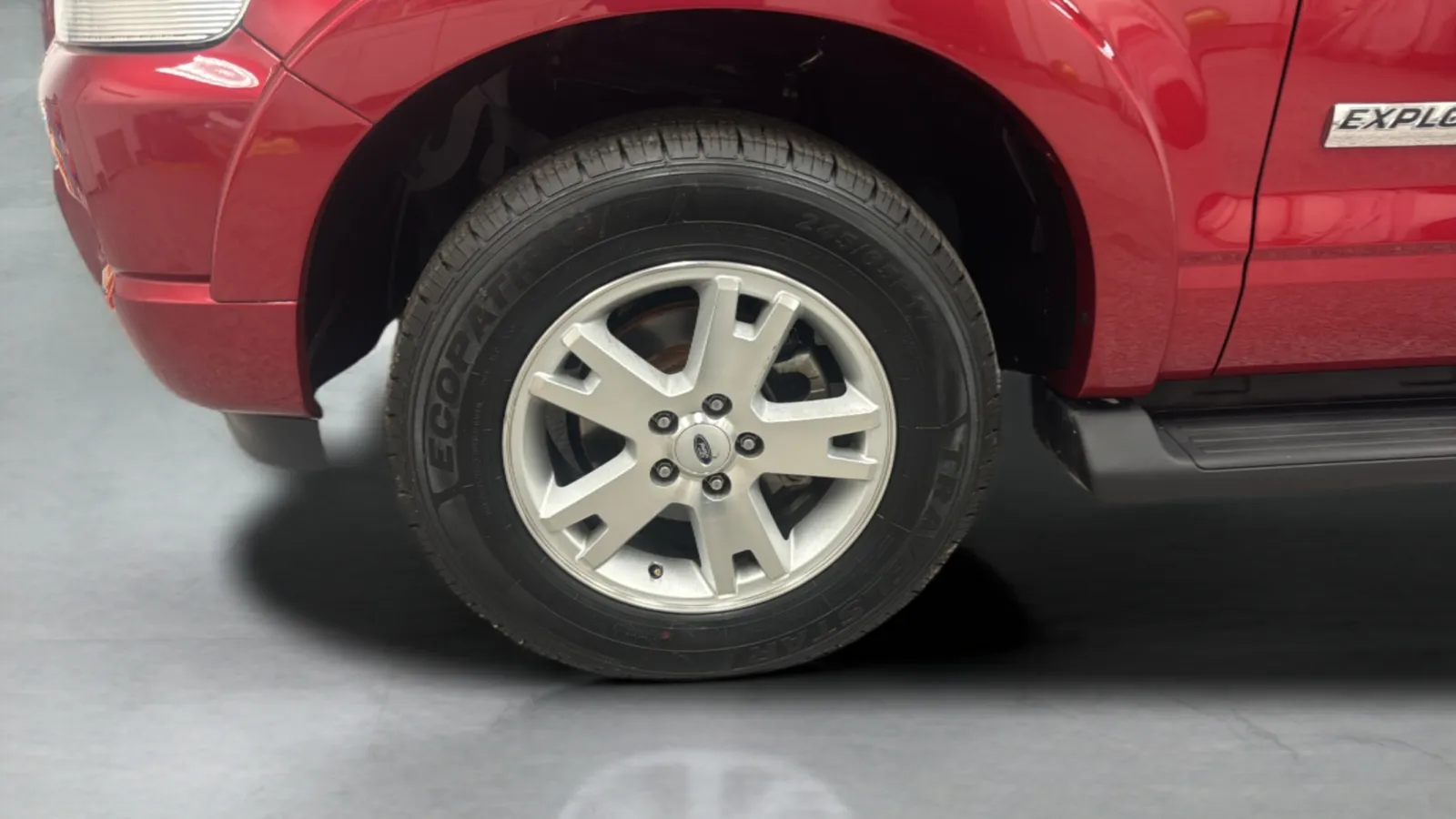 Ford Explorer photo 29
