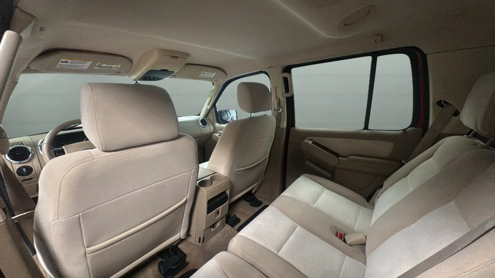 Ford Explorer photo 27