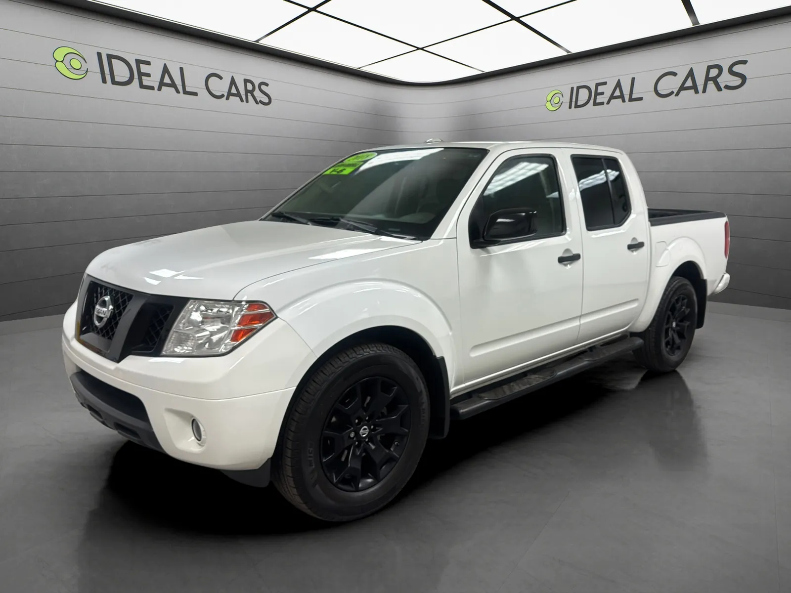 White 2018 Nissan Frontier SV V6 for sale in Mesa, AZ