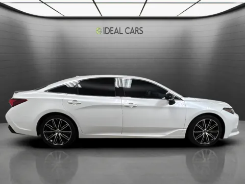 More photos of 2019 Toyota Avalon XSE at Ideal Cars - Main Street, AZ
