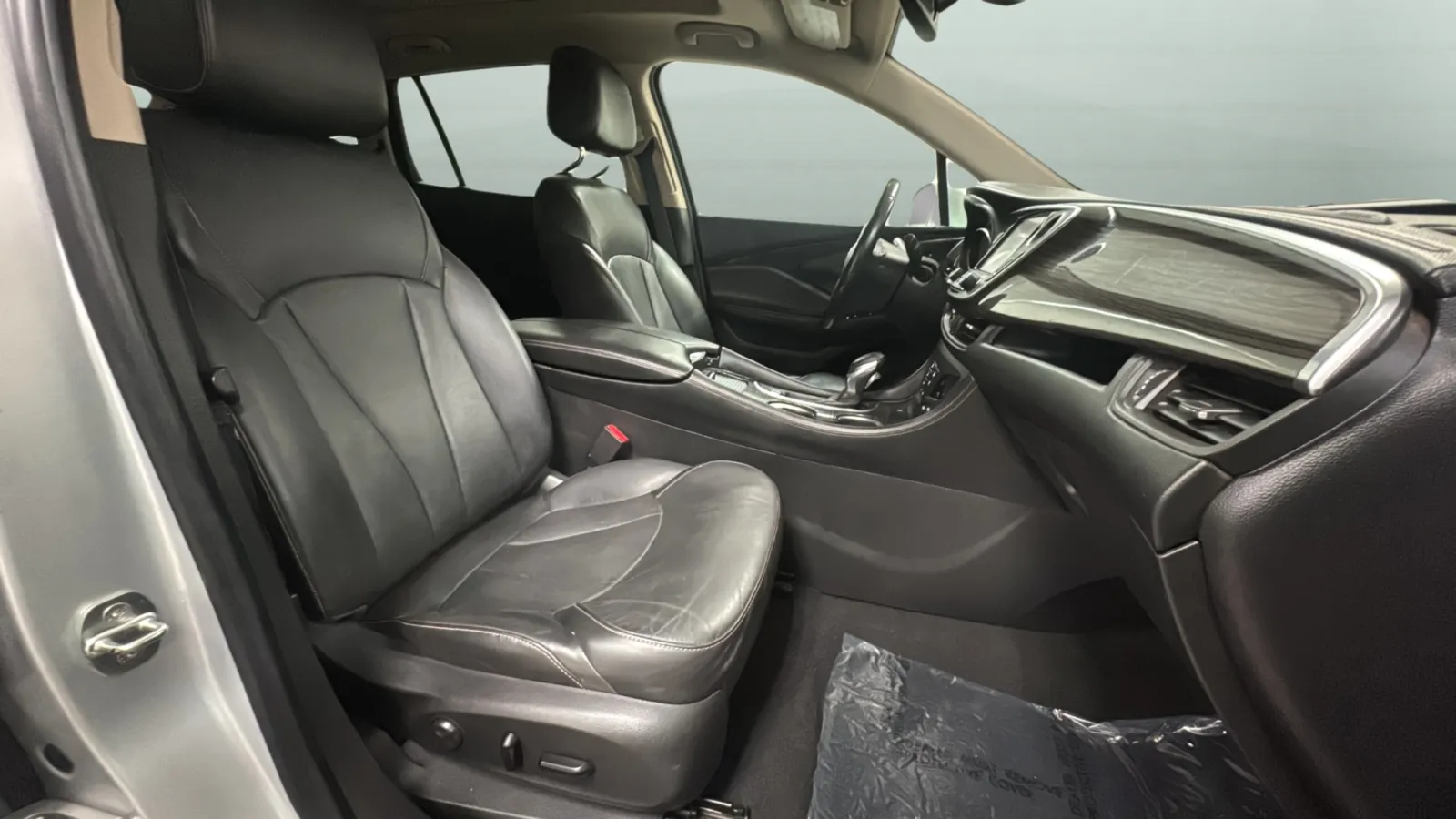 Buick Envision photo 3