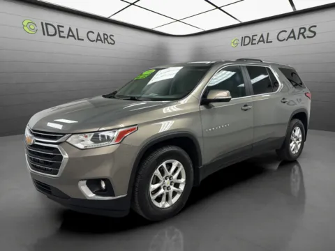 Gray 2018 Chevrolet Traverse LT Cloth for sale in Mesa, AZ