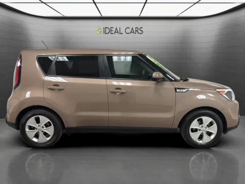 More photos of 2016 Kia Soul at Ideal Cars - Main Street, AZ