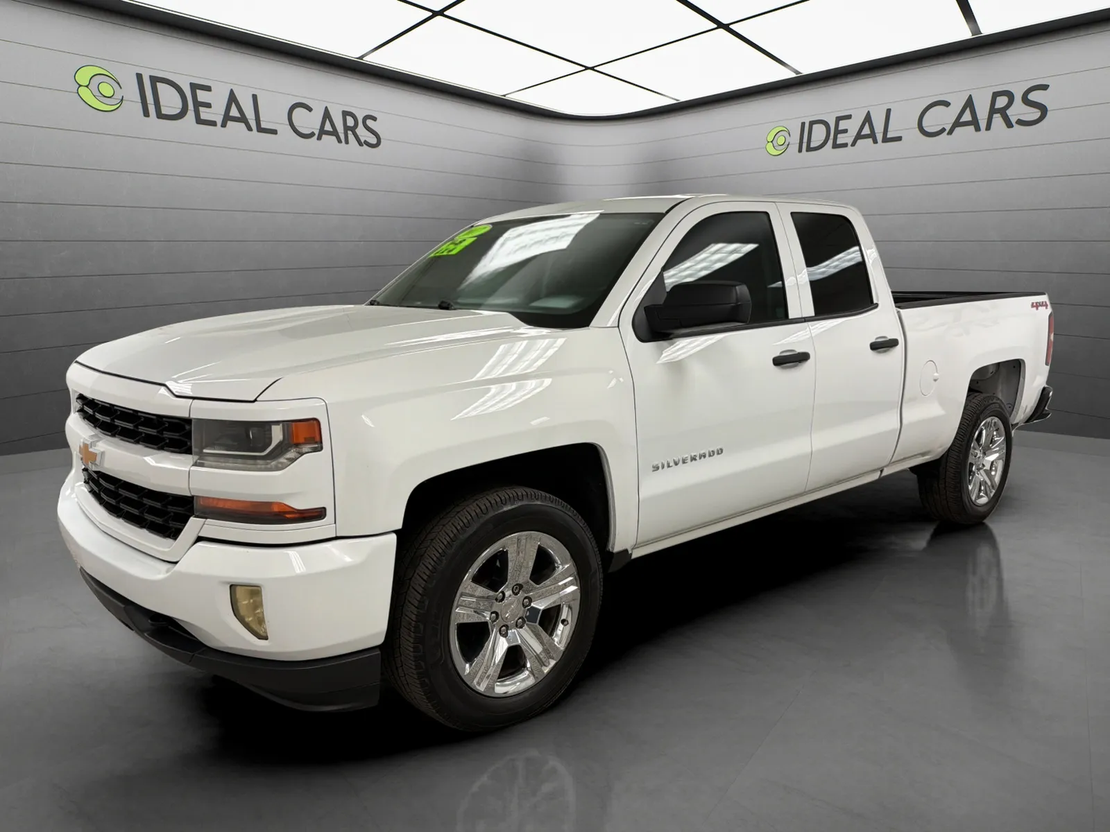 White 2017 Chevrolet Silverado 1500 Custom for sale in Mesa, AZ