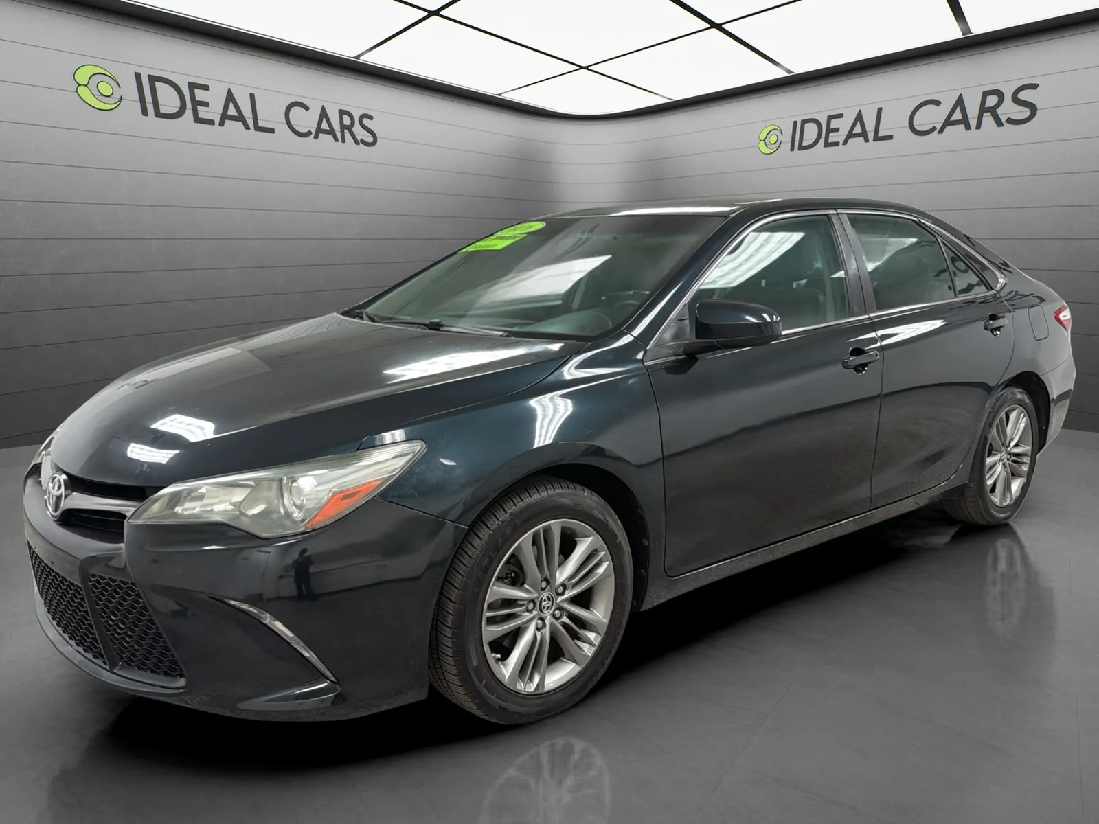 Black 2016 Toyota Camry SE for sale in Mesa, AZ