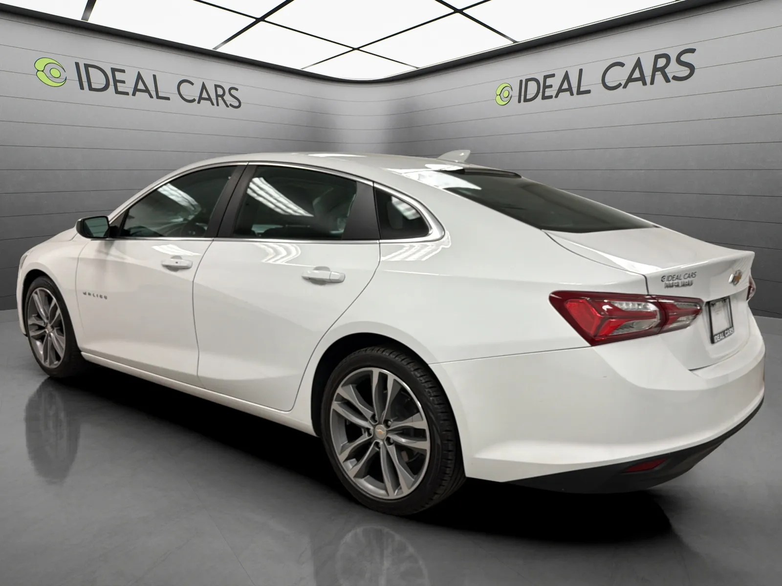 Chevrolet Malibu photo 3