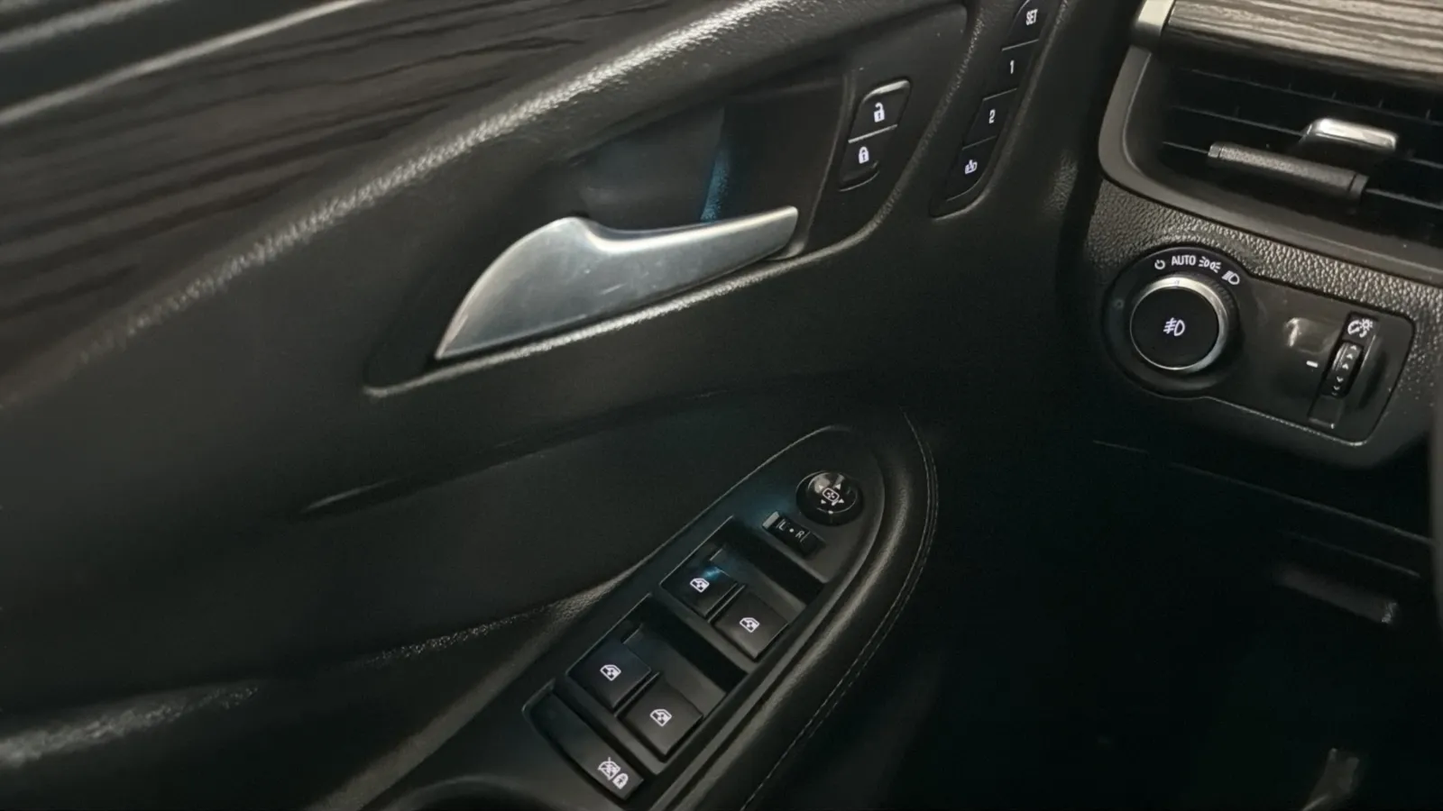 Buick Envision photo 14
