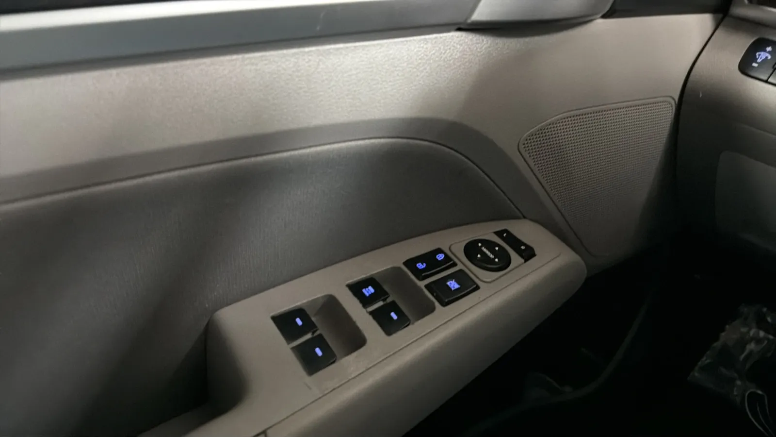 Hyundai Elantra photo 15