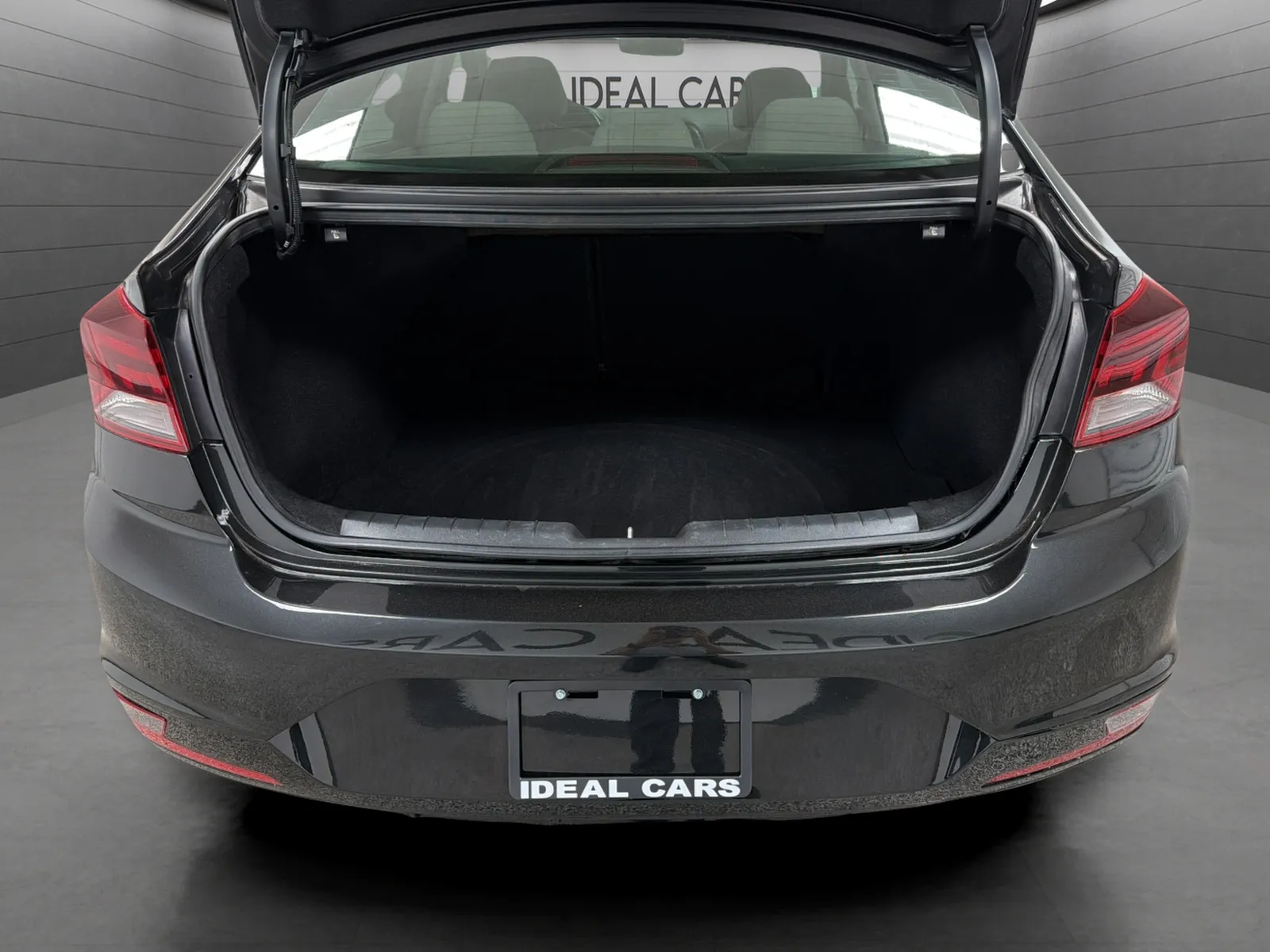 Hyundai Elantra photo 18