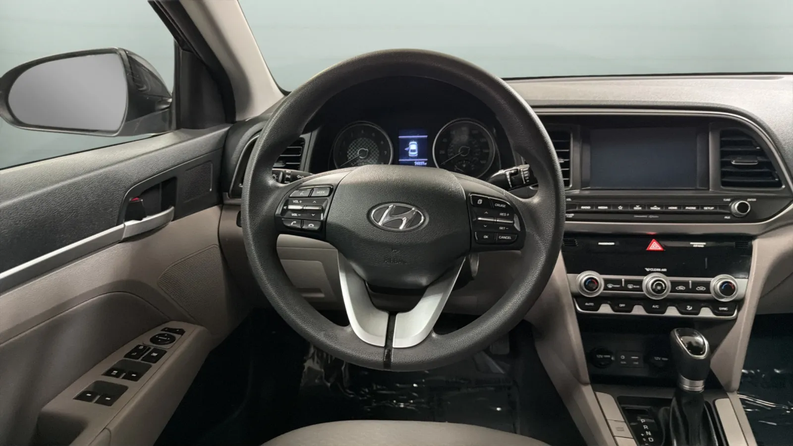 Hyundai Elantra photo 10