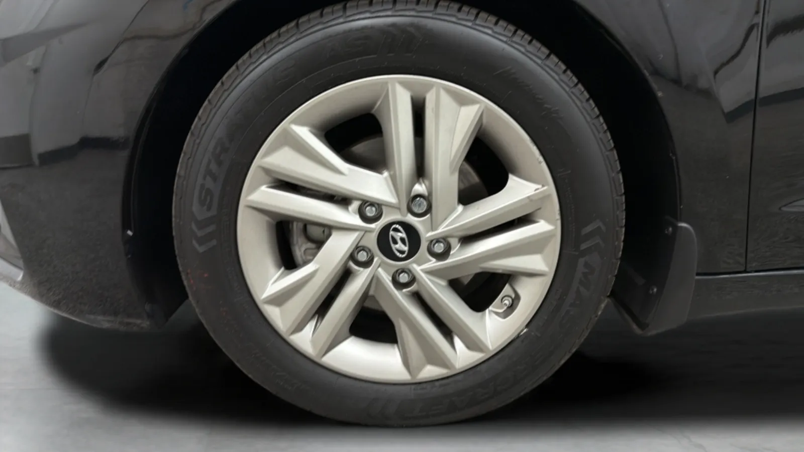 Hyundai Elantra photo 28