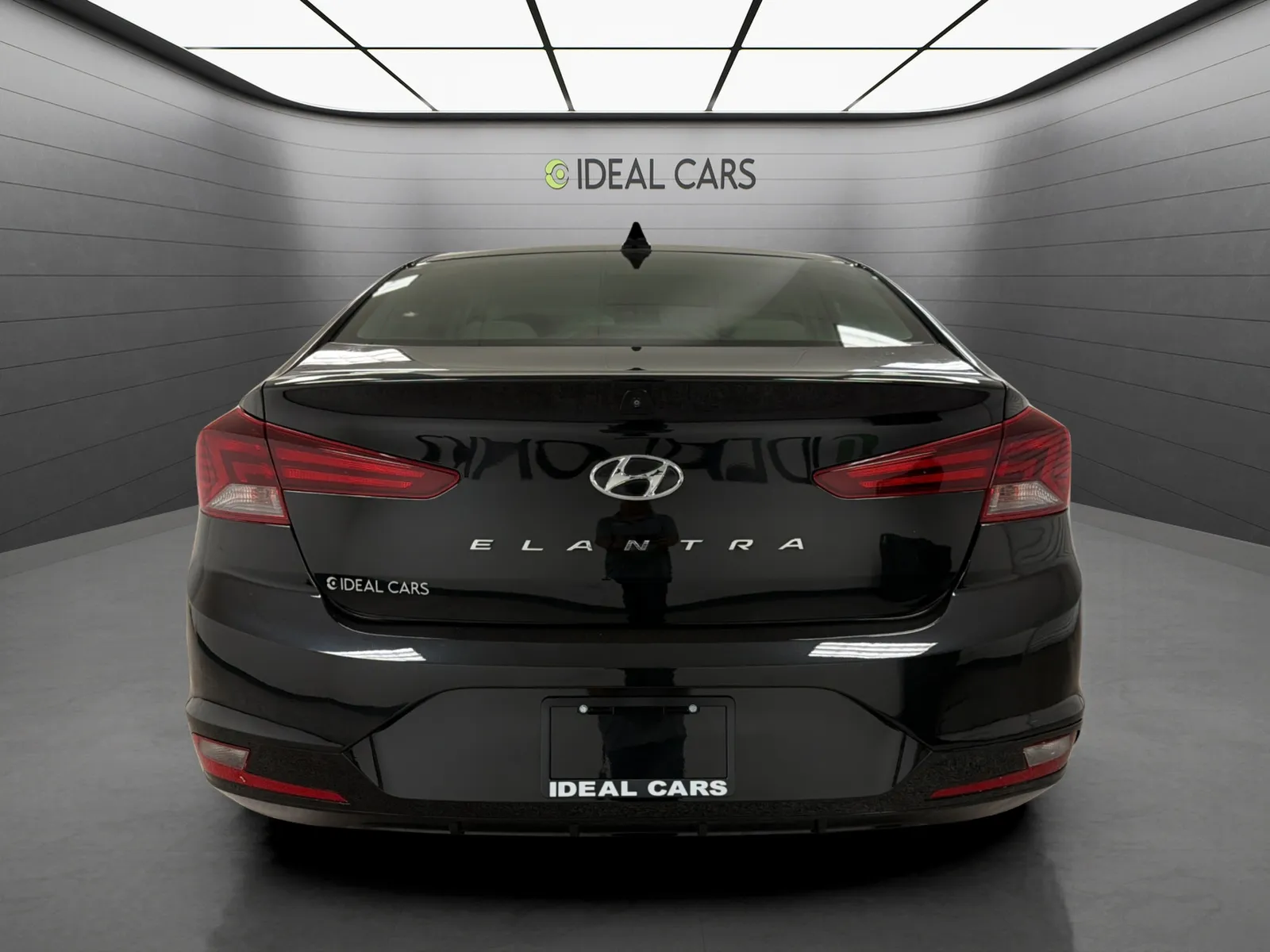 Hyundai Elantra photo 4
