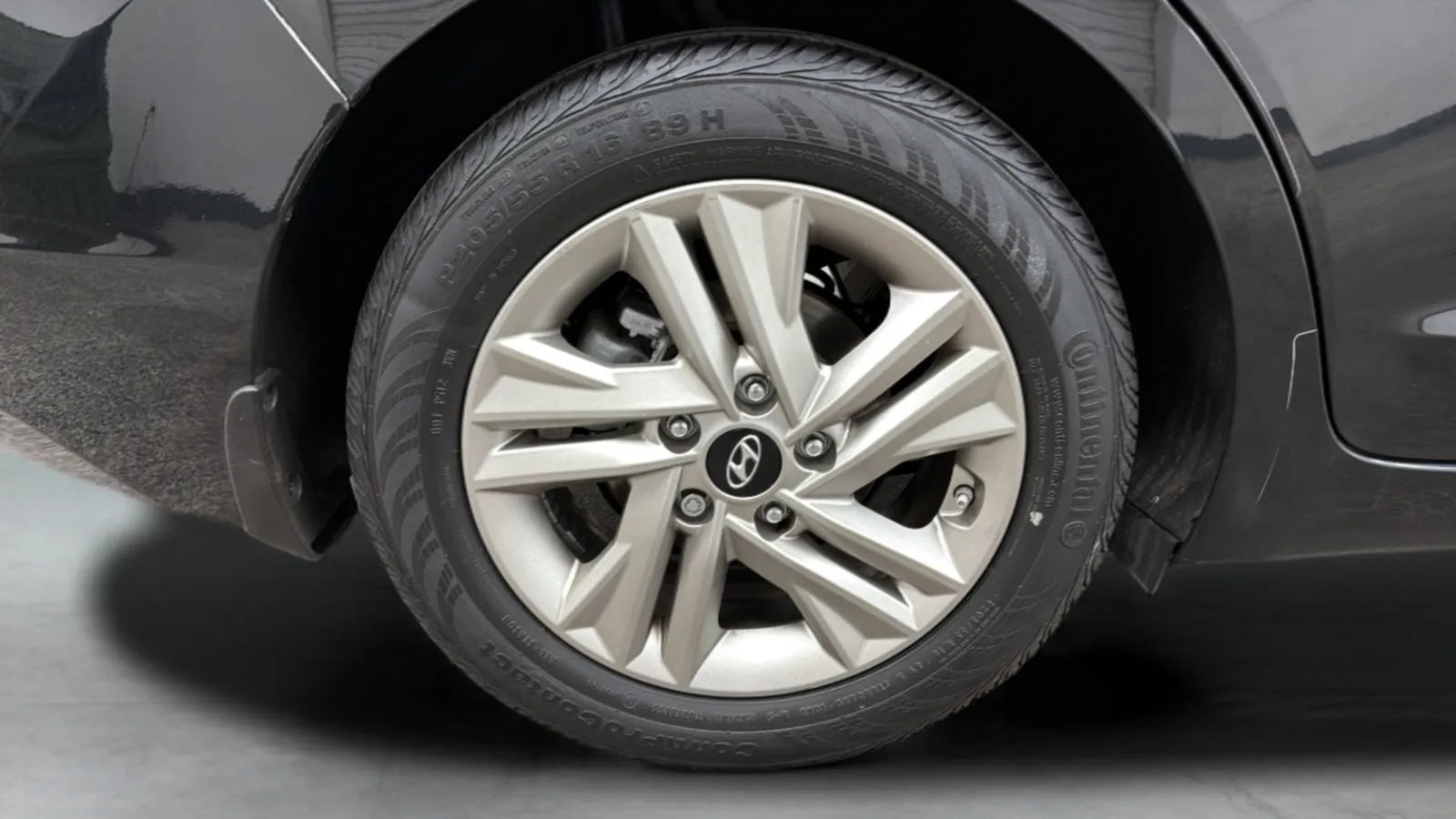Hyundai Elantra photo 24