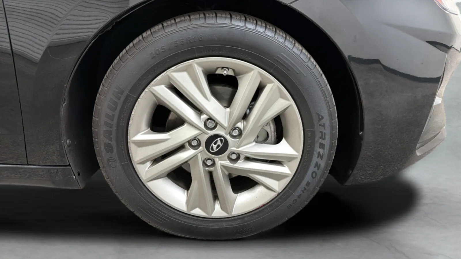 Hyundai Elantra photo 23