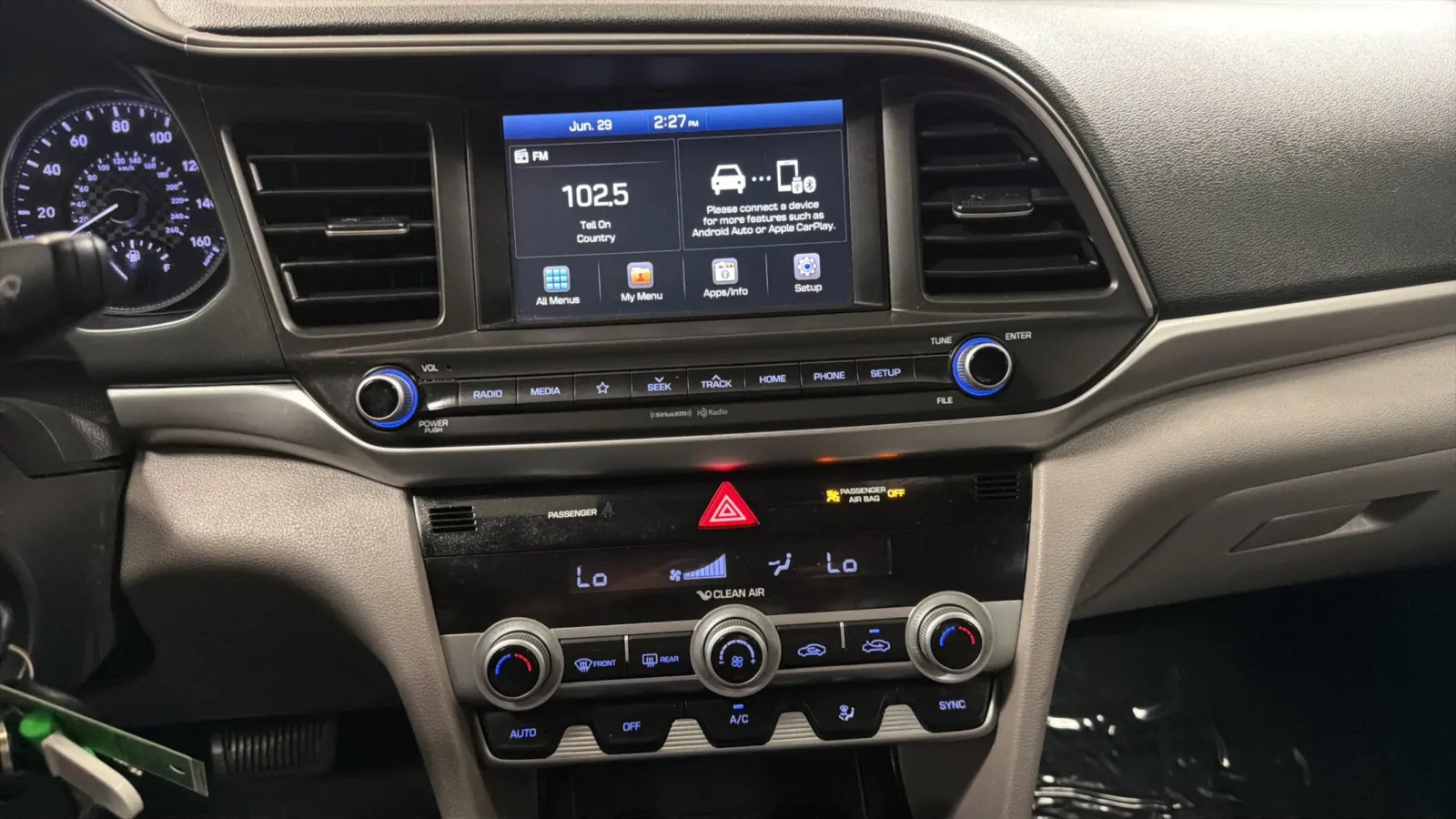 Hyundai Elantra photo 14