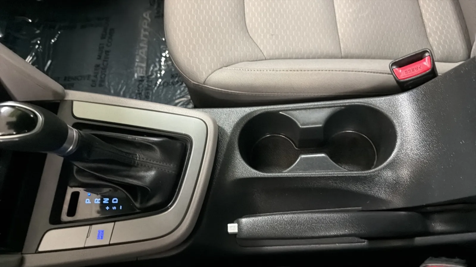 Hyundai Elantra photo 12