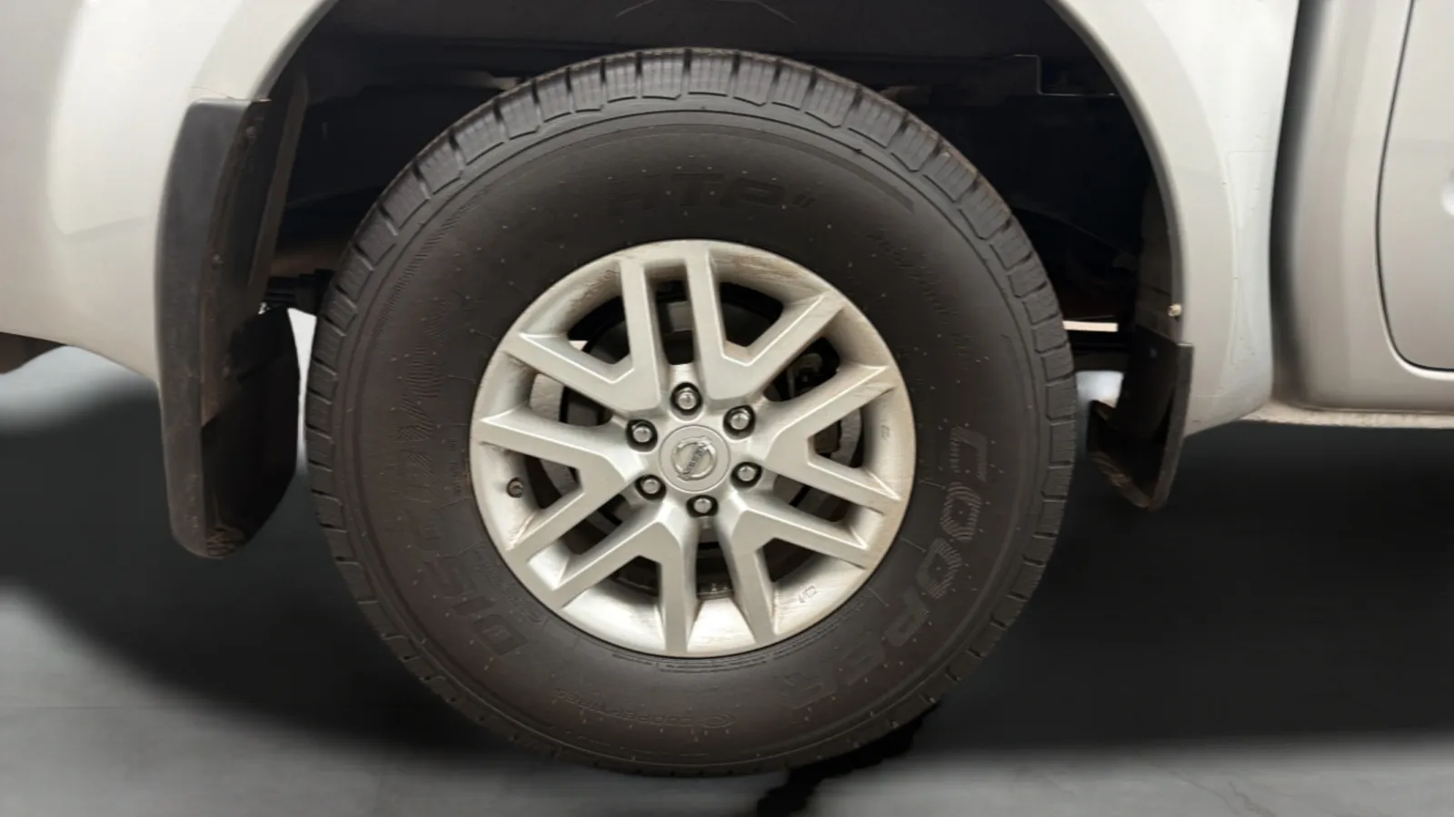 2017 Nissan Frontier SV - Photo 25