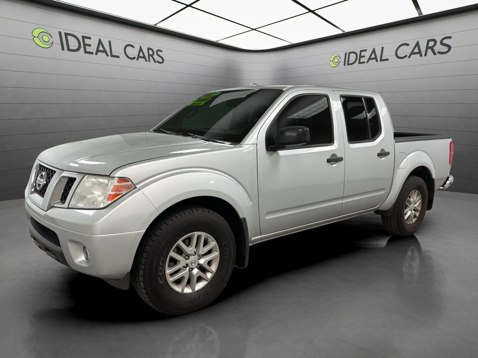 Silver 2017 Nissan Frontier SV V6 for sale in Mesa, AZ