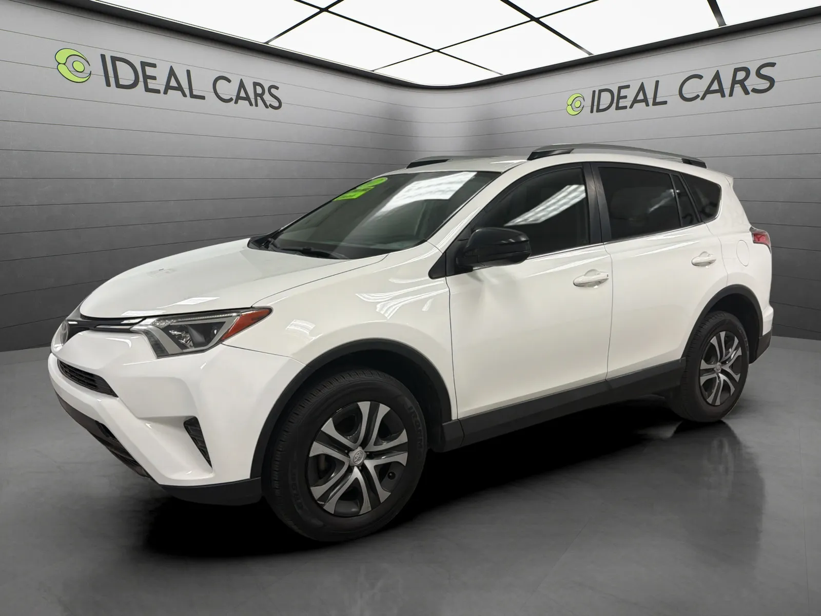 White 2017 Toyota RAV4 LE for sale in Mesa, AZ