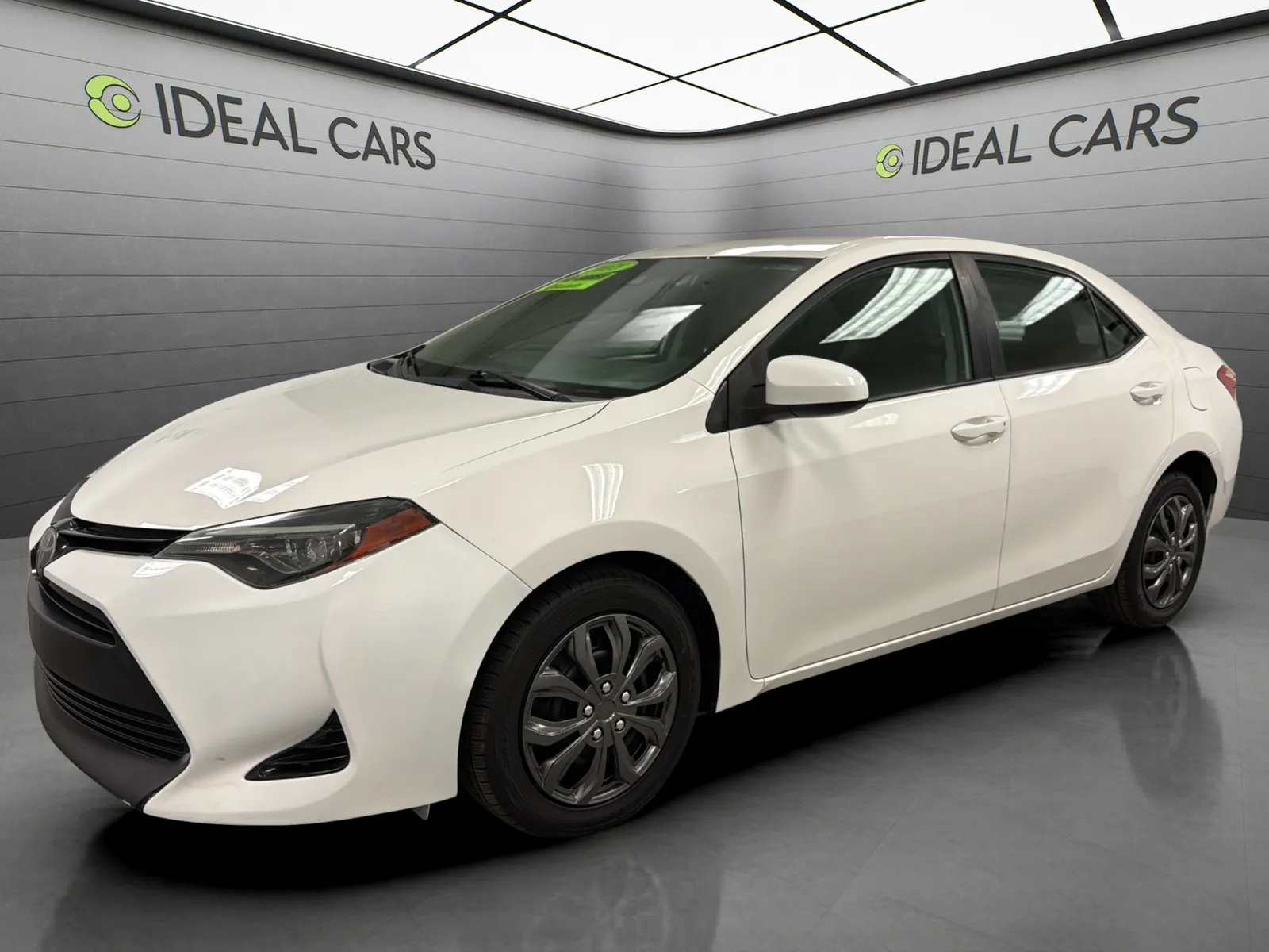 White 2018 Toyota Corolla LE for sale in Mesa, AZ