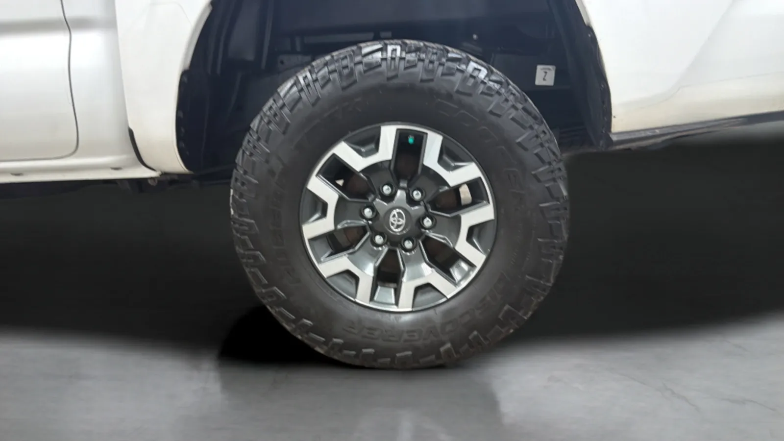 Toyota Tacoma photo 25