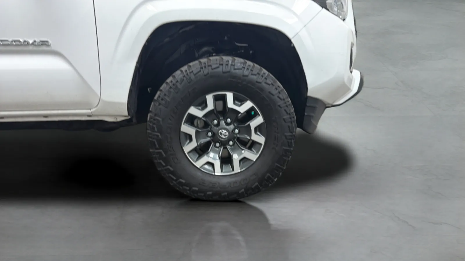 Toyota Tacoma photo 23