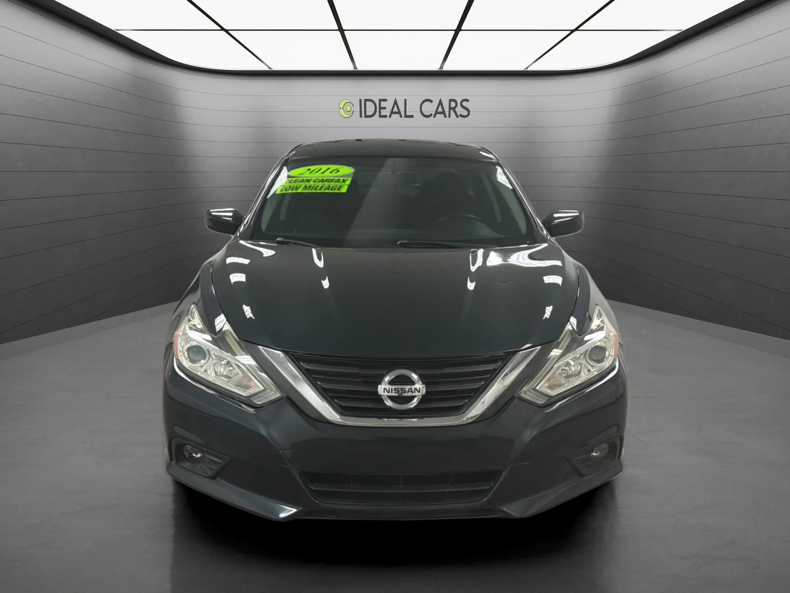 Nissan Altima photo 2
