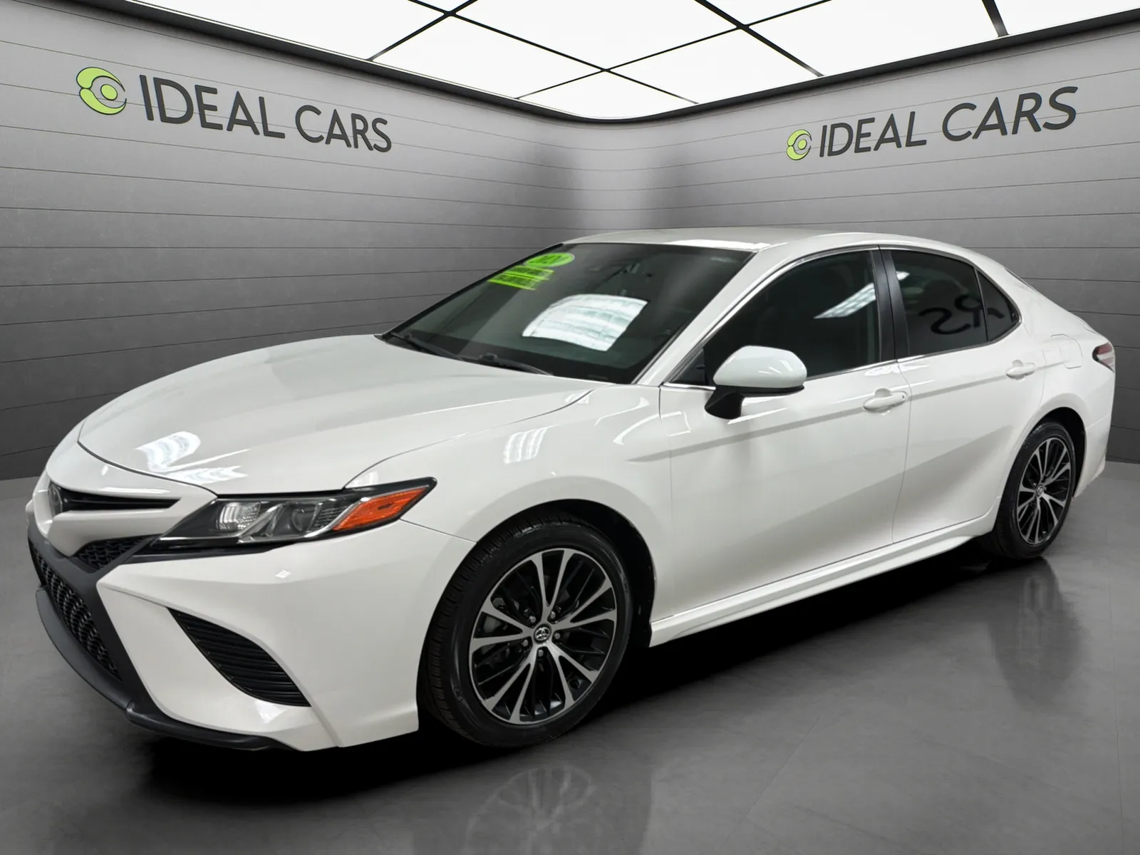 White 2020 Toyota Camry SE for sale in Mesa, AZ