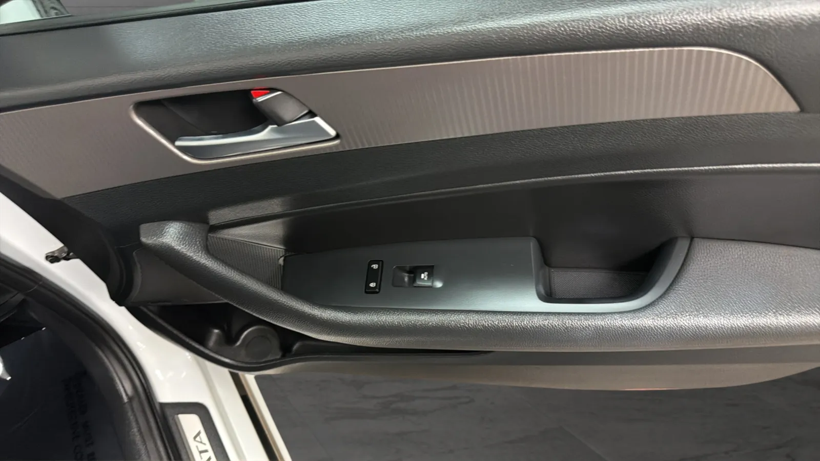 Hyundai Sonata photo 19