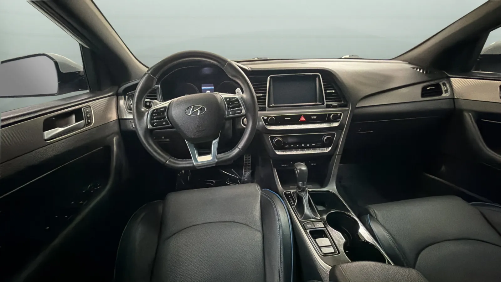 Hyundai Sonata photo 11