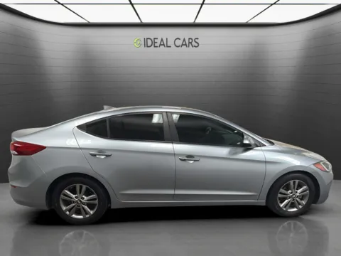 More photos of 2017 Hyundai ELANTRA SE at Ideal Cars - Main Street, AZ