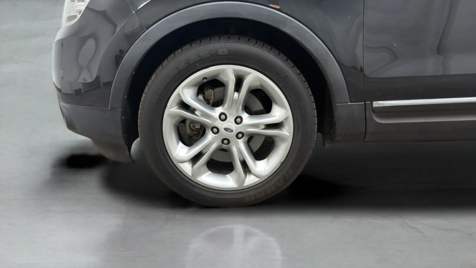 Ford Explorer photo 29