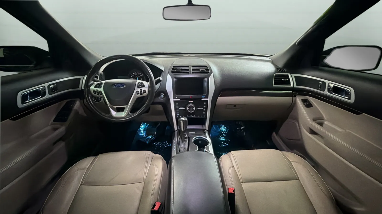 Ford Explorer photo 10