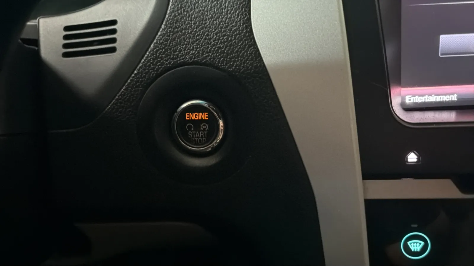 Ford Explorer photo 16