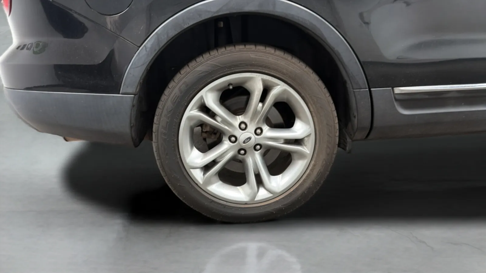 Ford Explorer photo 27