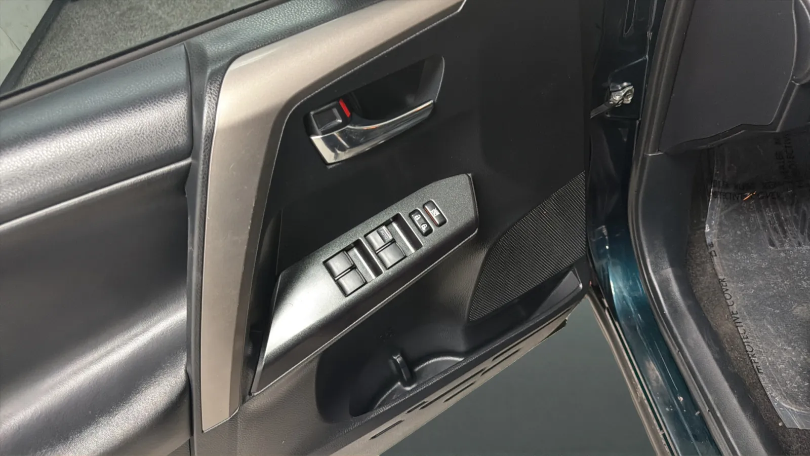 Toyota RAV4 photo 17