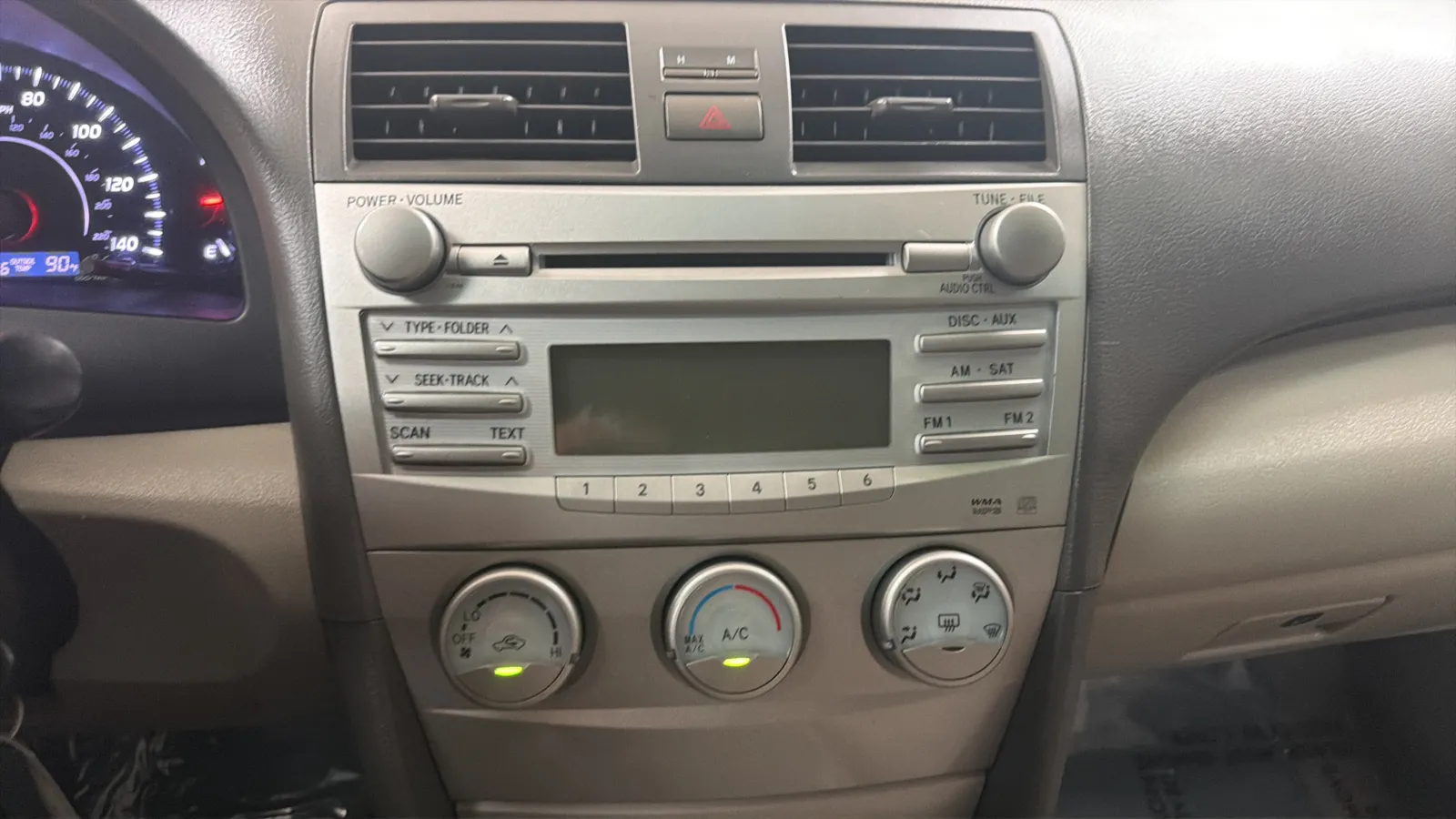 Toyota Camry photo 15