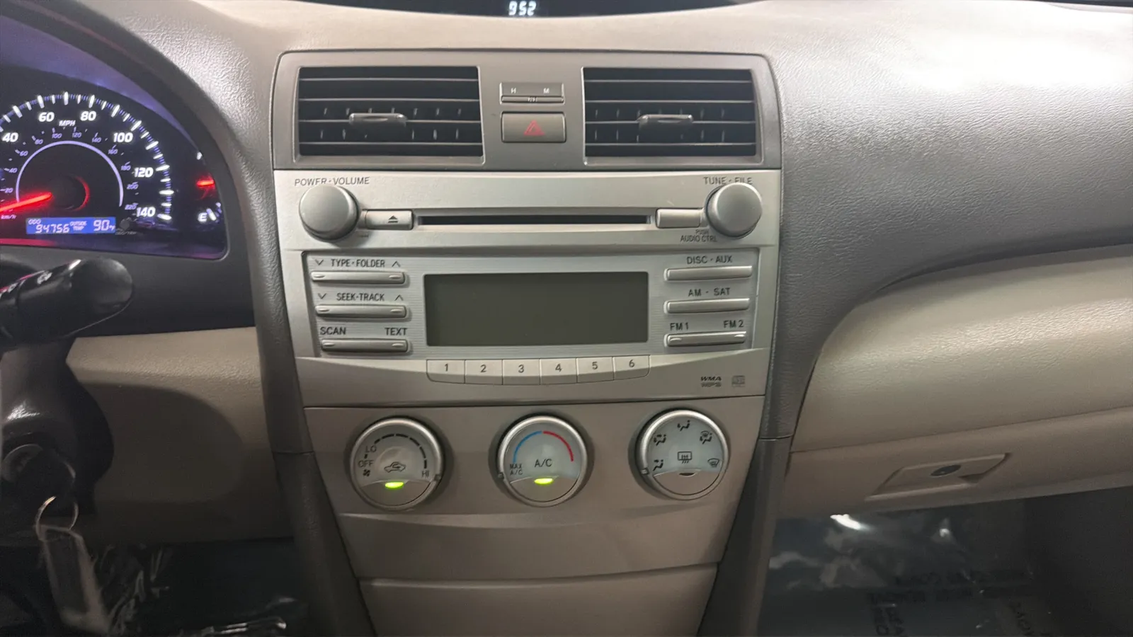 Toyota Camry photo 13