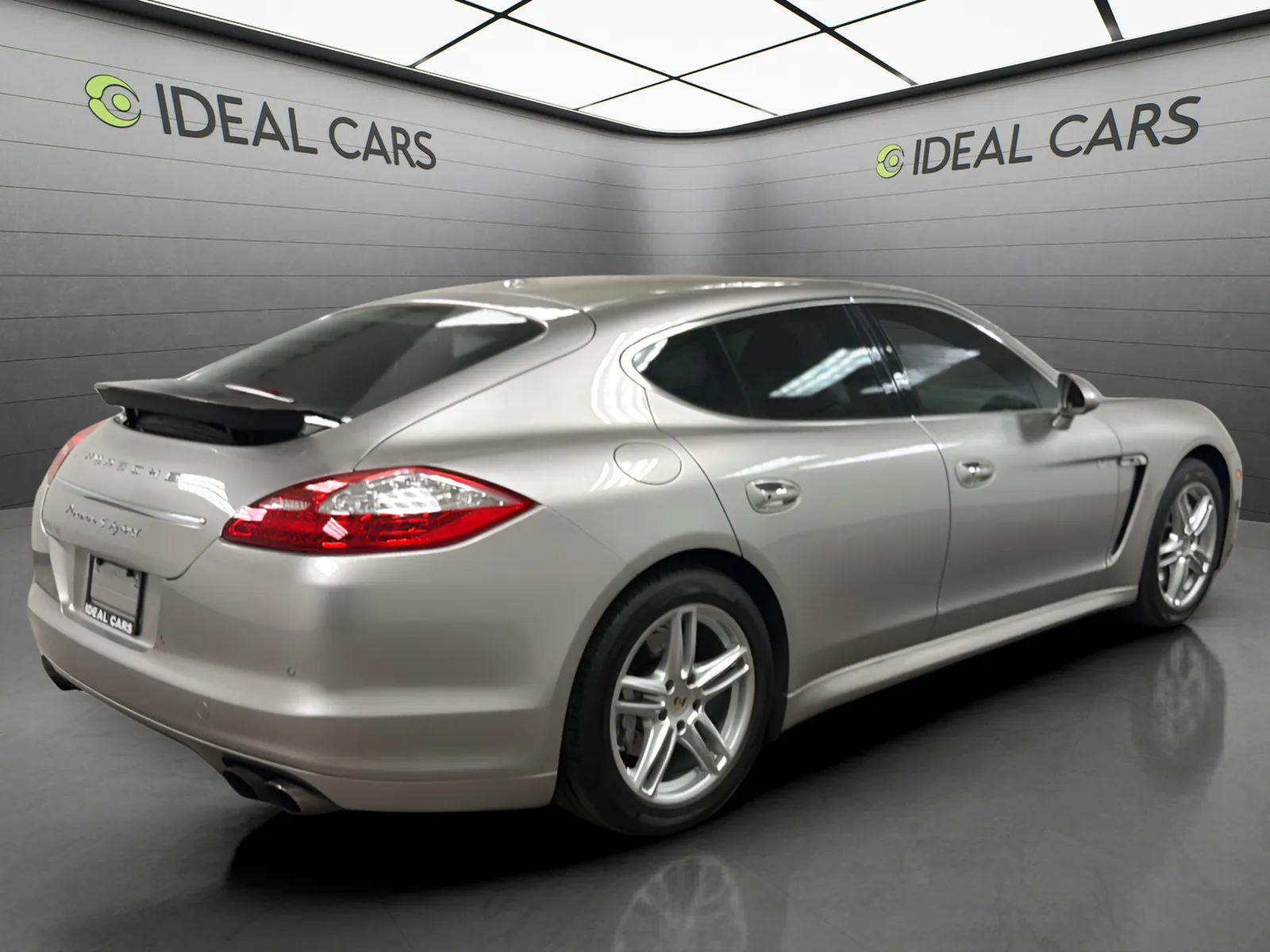 Porsche Panamera photo 5